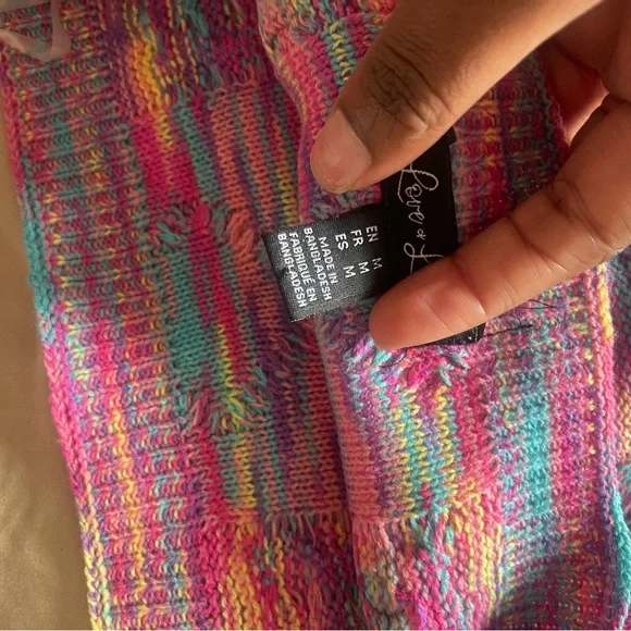 Multiple tops - Picture 3 of 11